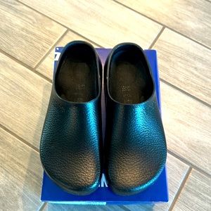Birkenstock black clogs